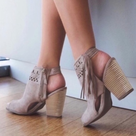 Cream Chic Peep Toe Boho Fringe Ankle Booties - Picture 2 of 8